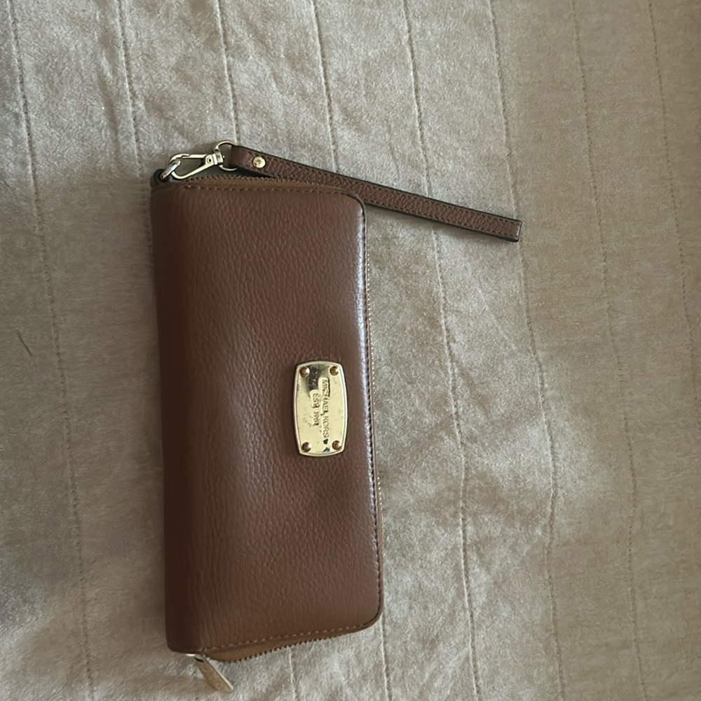 Michael Kora wallet